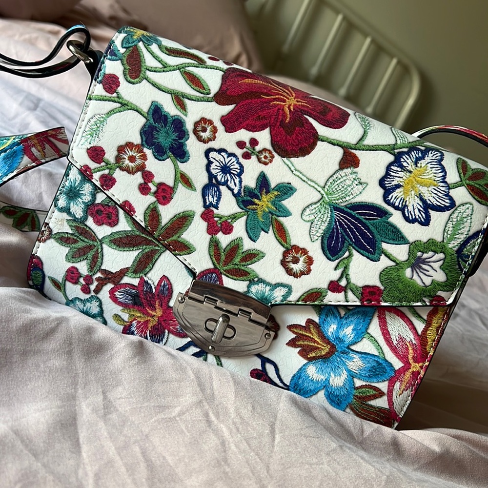 Mark Adam shoulder bag with adjustable strap